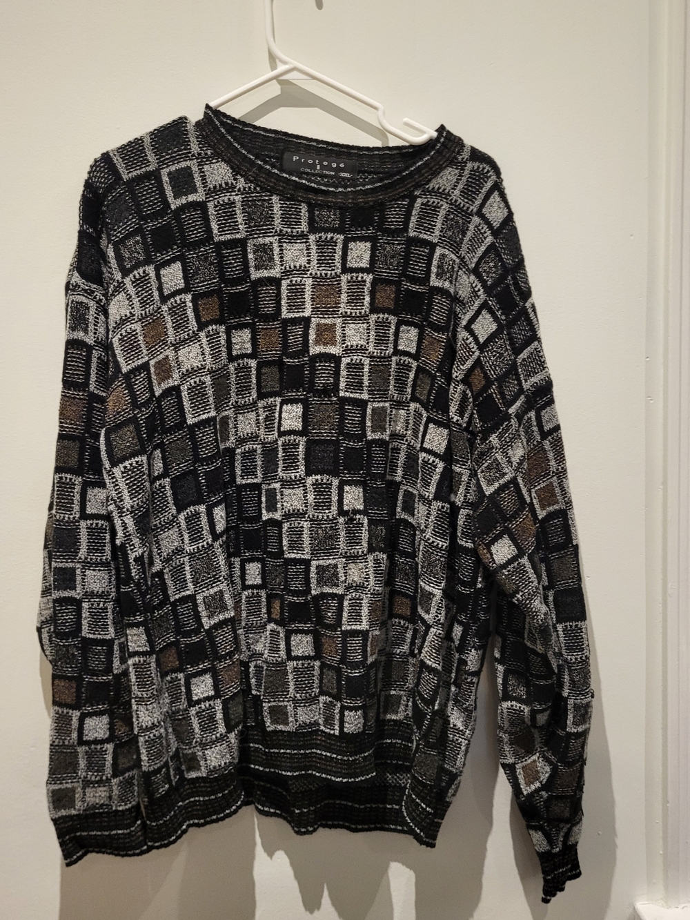 Men’s Crewneck Geometric Knit Sweater in Black, Gray & Brown